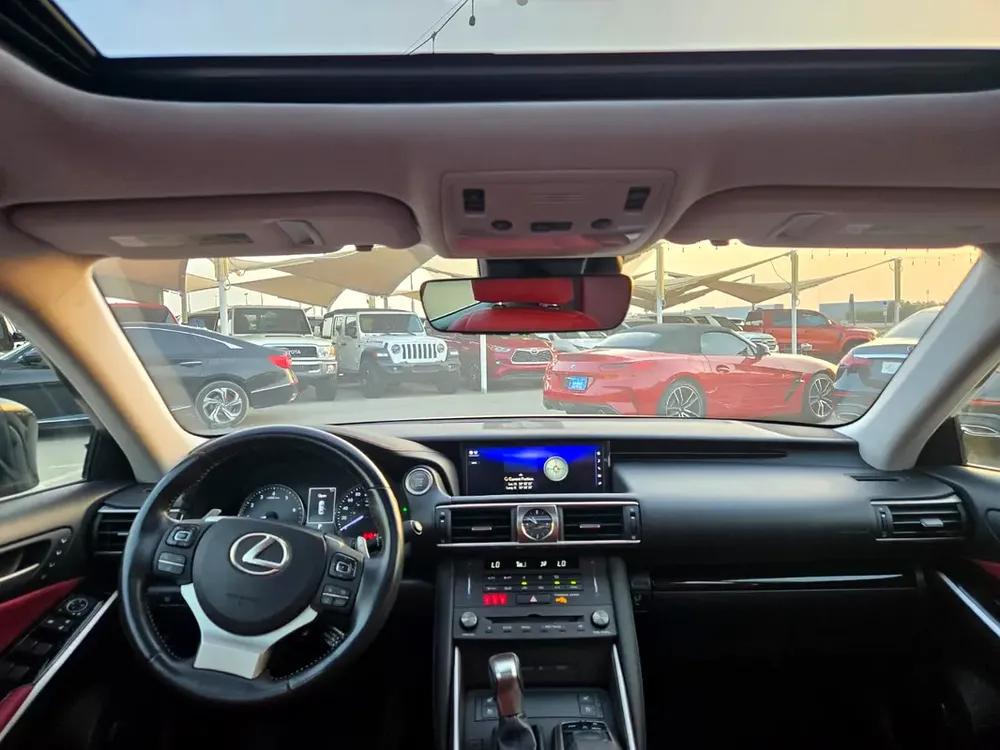 Lexus IS300 2020 Model Excellent Condition - Image 15