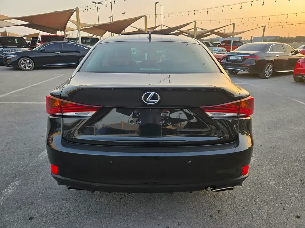 Lexus IS300 2020 Model Excellent Condition - Image 6