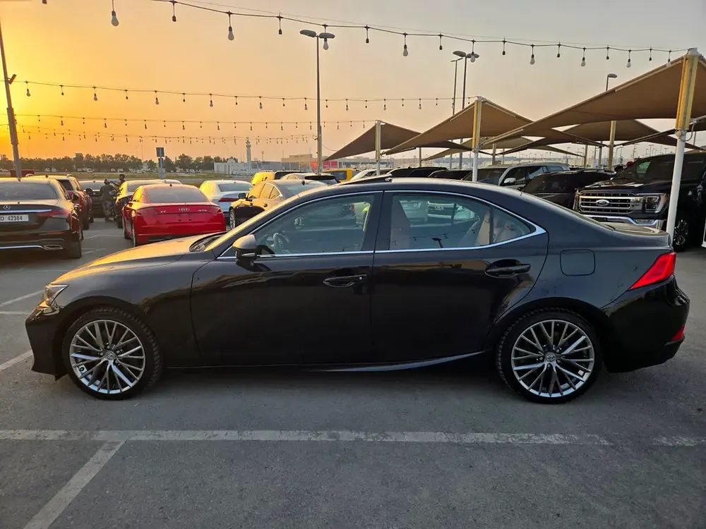 Lexus IS300 2020 Model Excellent Condition - Image 8