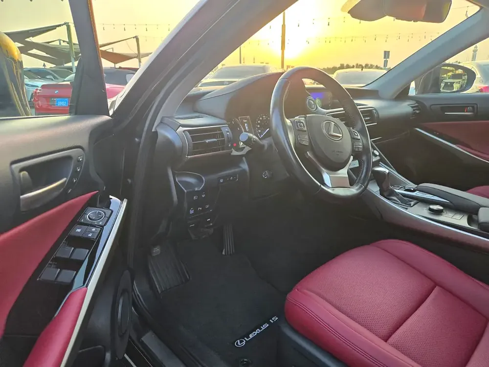 Lexus IS300 2020 Model Excellent Condition - Image 9