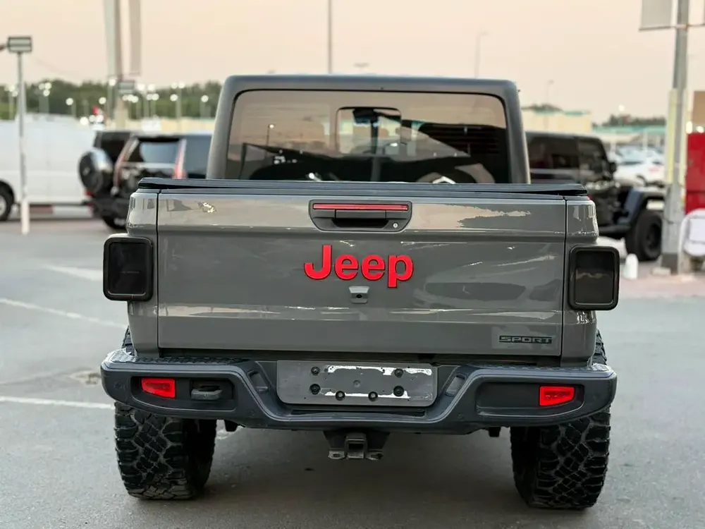 Jeep gladiator sport S fully loaded with amazing condition - Image 5