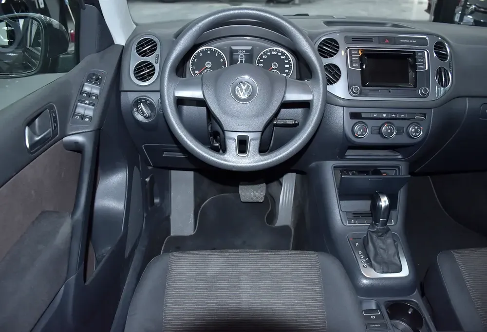BIG TIME OFFER FOR 3 DAYS! CASH ONLY! Volkswagen Tiguan ( 2016 Model ) GCC Specs - Image 13