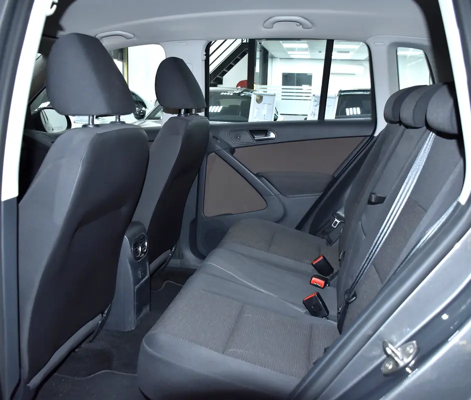 BIG TIME OFFER FOR 3 DAYS! CASH ONLY! Volkswagen Tiguan ( 2016 Model ) GCC Specs - Image 16