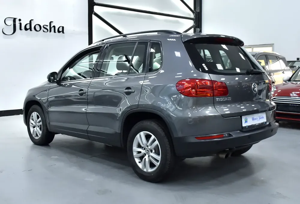 BIG TIME OFFER FOR 3 DAYS! CASH ONLY! Volkswagen Tiguan ( 2016 Model ) GCC Specs - Image 8