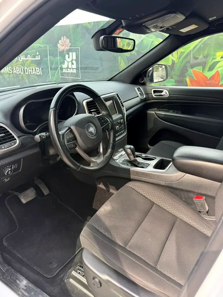 2021 Jeep GrandCherokee Laredo - Image 10