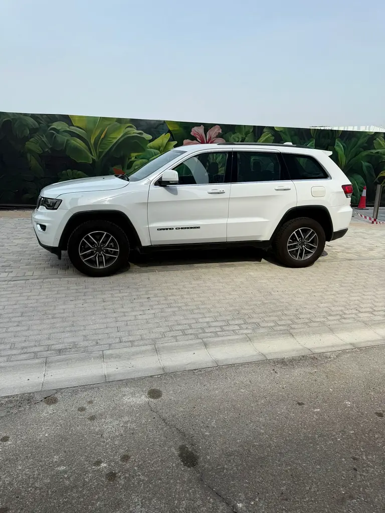 2021 Jeep GrandCherokee Laredo - Image 7