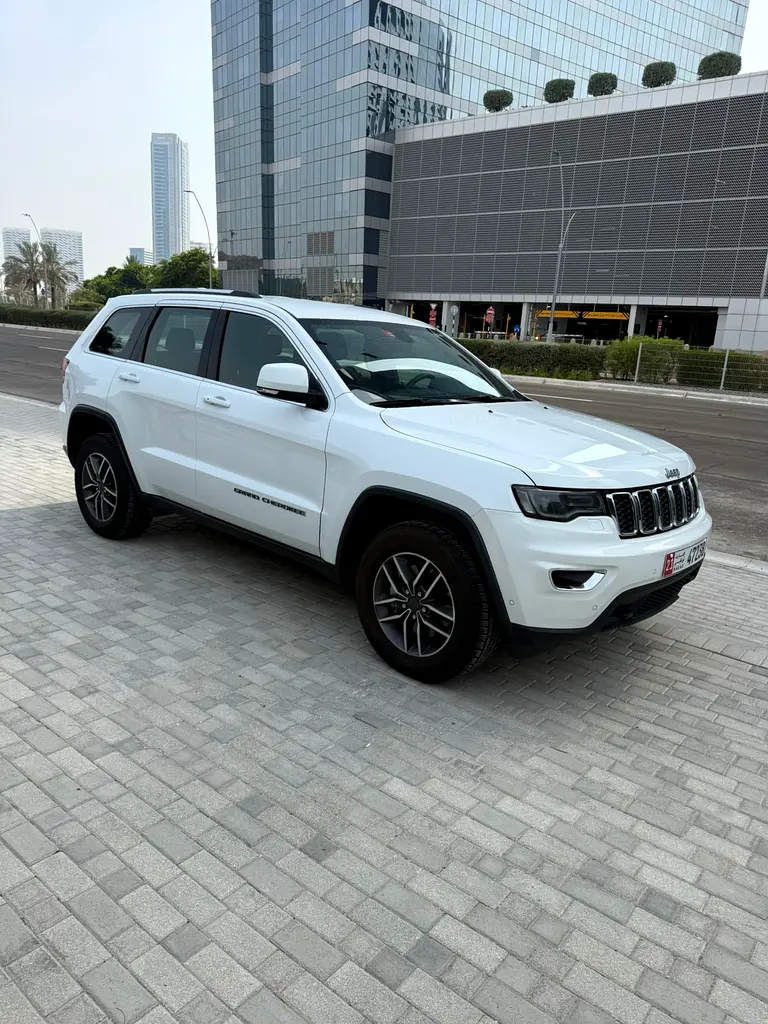 2021 Jeep GrandCherokee Laredo - Image 8