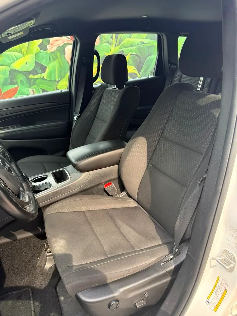 2021 Jeep GrandCherokee Laredo - Image 9