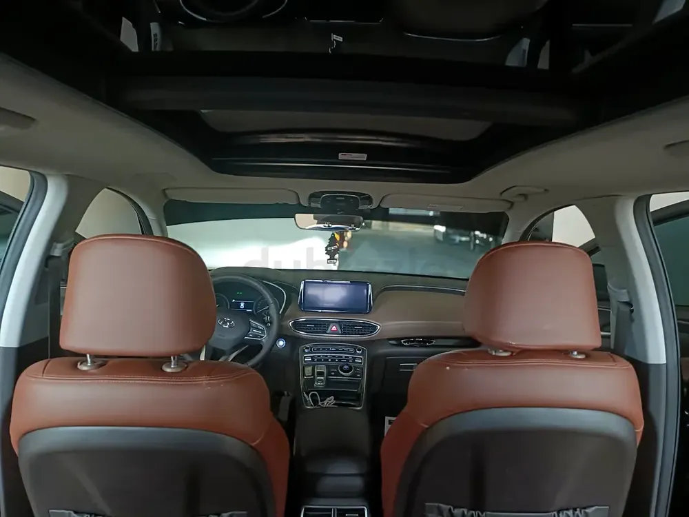 2023 Hyundai Santa Fe – GCC Specs – Under warranty until August 2027 - Image 9