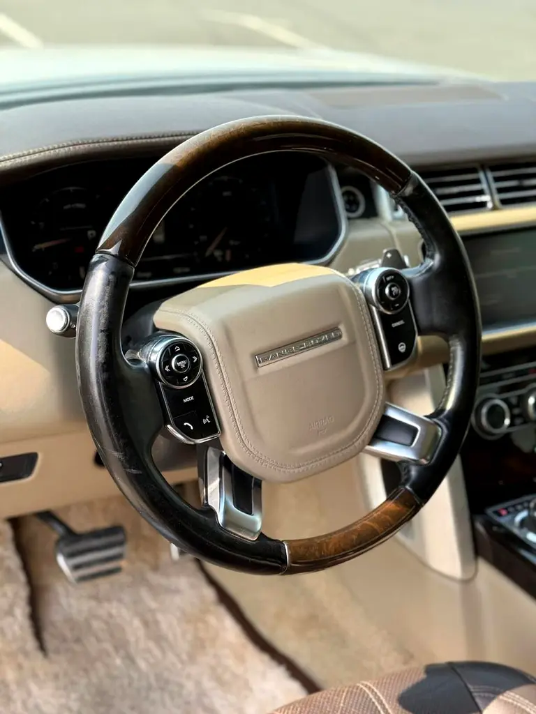 2014 Range Rover SE - GCC Specs - Excellent Condition - Image 4