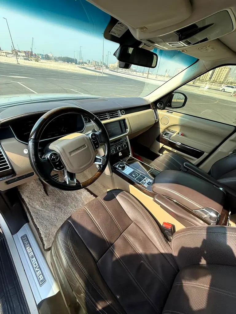 2014 Range Rover SE - GCC Specs - Excellent Condition - Image 5