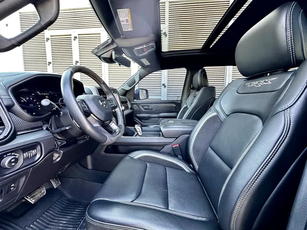 2024 RAM TRX || 6.2L SC V8 || AWD 702bhp || CLEAN CARFAX || CLEAN TITLE || - Image 7