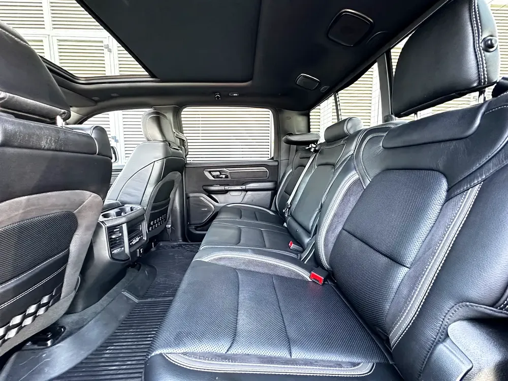 2024 RAM TRX || 6.2L SC V8 || AWD 702bhp || CLEAN CARFAX || CLEAN TITLE || - Image 8