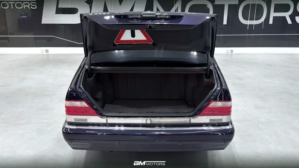 1998 Mercedes-Benz S320 Long (W140) | GCC Specs | Classic Luxury - Image 18