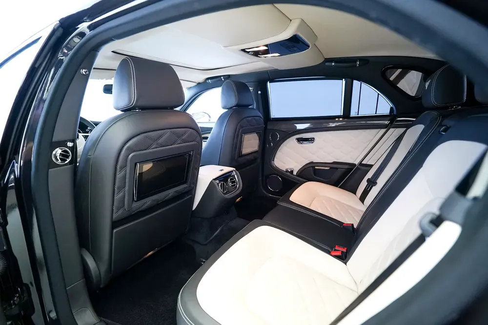 MULSANNE SPEED | REAR ENTERTAINMENT | SUNROOF | TWO TONE INTERIOR | WARRANTY AVAILABLE - Image 10