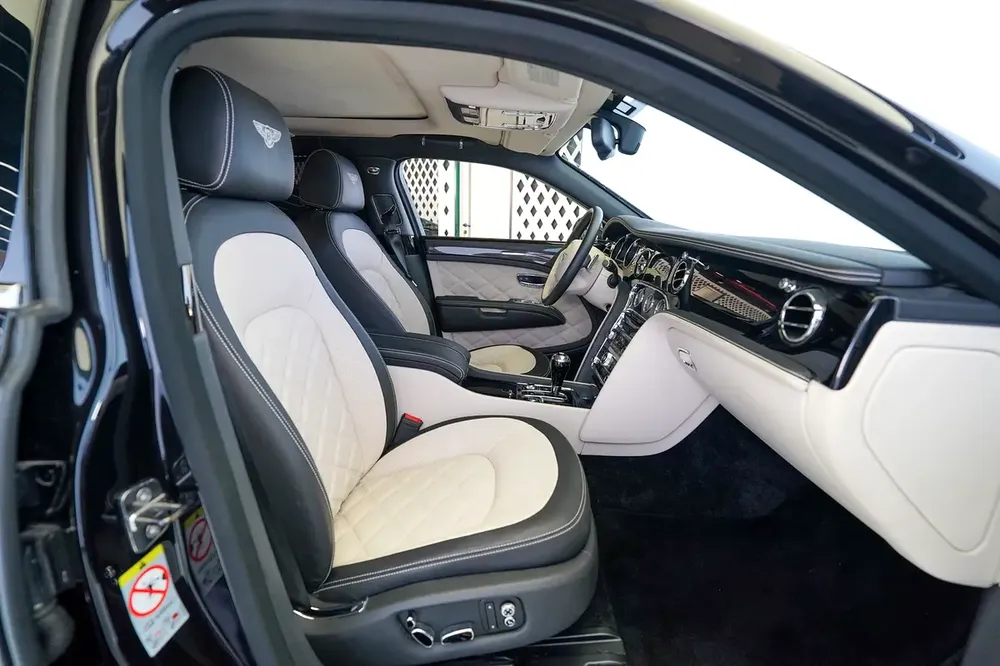 MULSANNE SPEED | REAR ENTERTAINMENT | SUNROOF | TWO TONE INTERIOR | WARRANTY AVAILABLE - Image 15