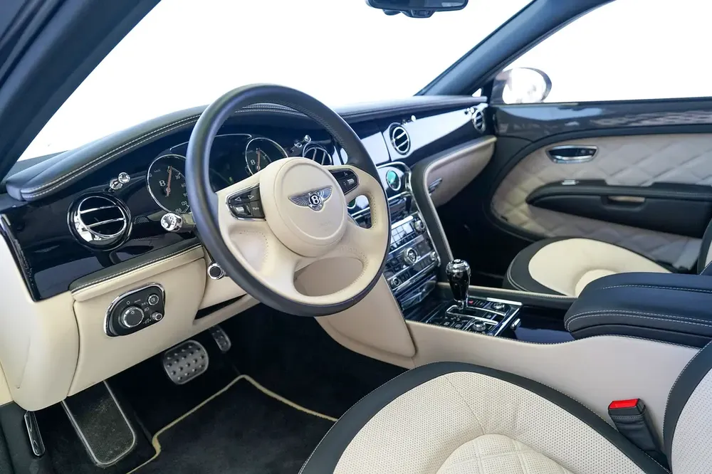 MULSANNE SPEED | REAR ENTERTAINMENT | SUNROOF | TWO TONE INTERIOR | WARRANTY AVAILABLE - Image 7