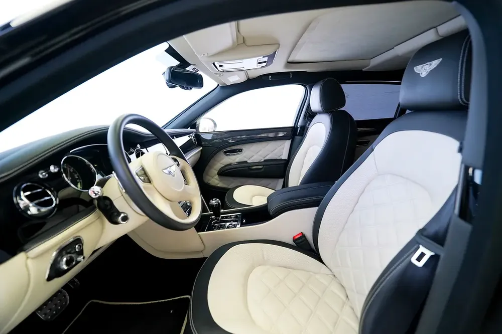 MULSANNE SPEED | REAR ENTERTAINMENT | SUNROOF | TWO TONE INTERIOR | WARRANTY AVAILABLE - Image 8