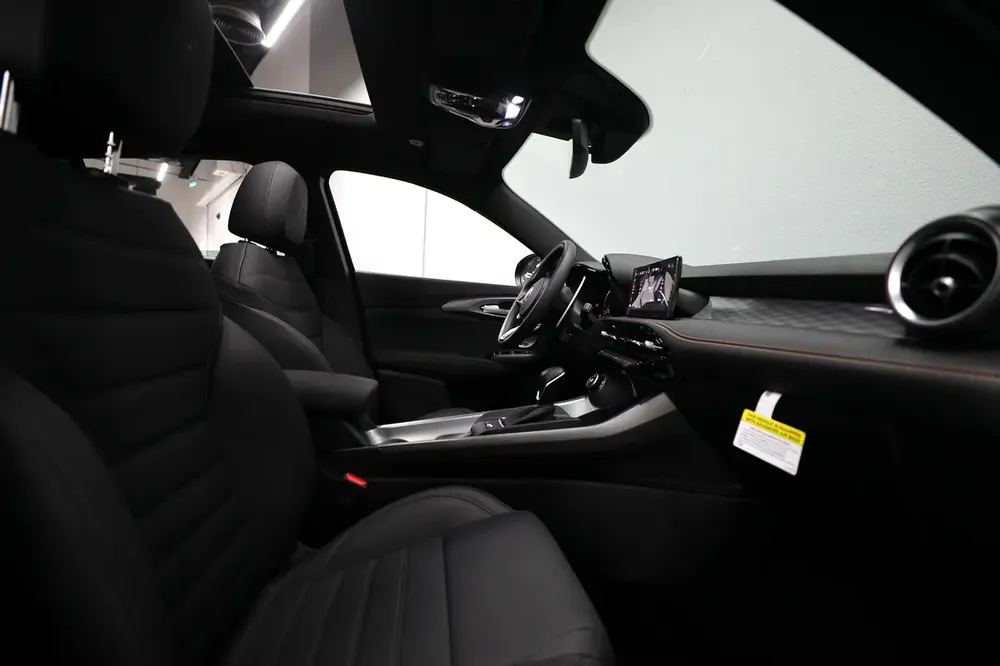 2025 Alfa Romeo Tonale Veloce | GCC Specs | Brand New Luxury SUV - Image 7