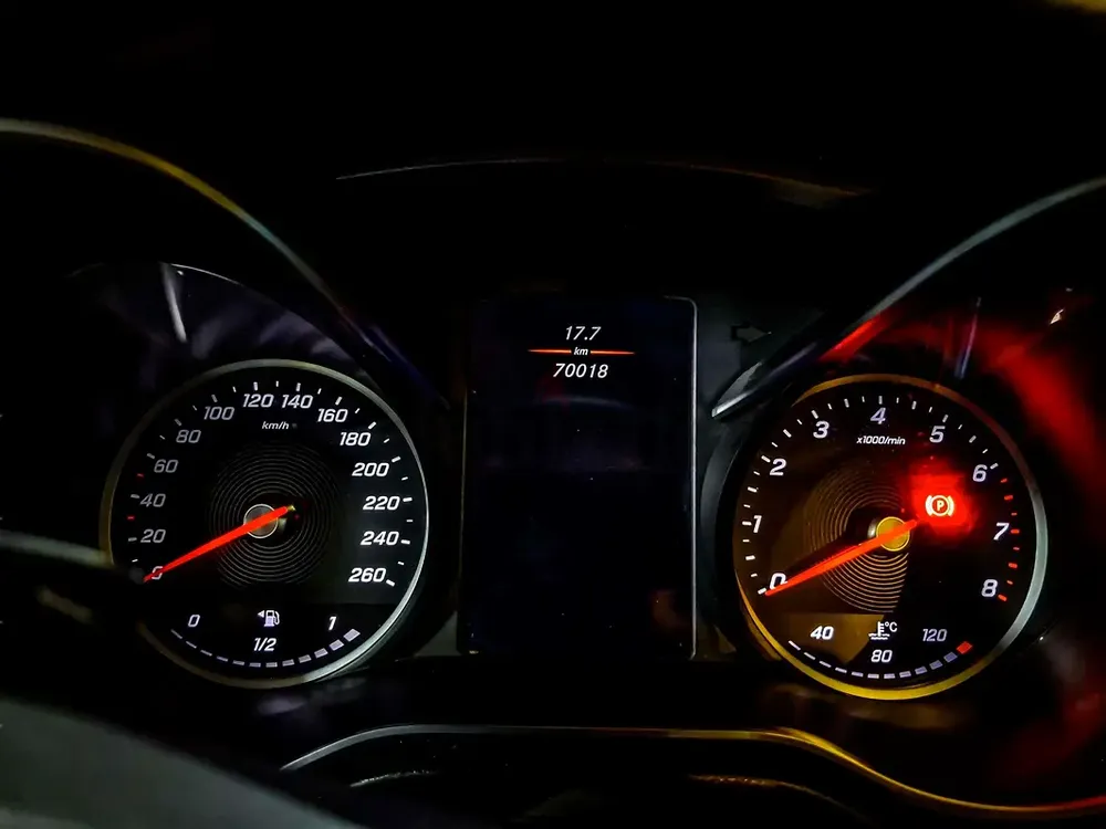 AED 3009/month | 2023 Mercedes-Benz V-Class V 250 | GCC Specs | Ref#473192 - Image 13
