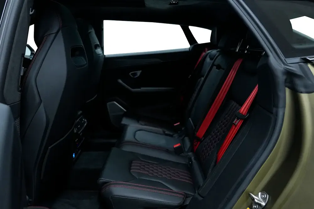Lamborghini URUS SE 2025 | Certified Pre-Owned | Dealer Warranty | Service Contract - Image 10