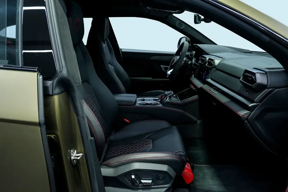 Lamborghini URUS SE 2025 | Certified Pre-Owned | Dealer Warranty | Service Contract - Image 9