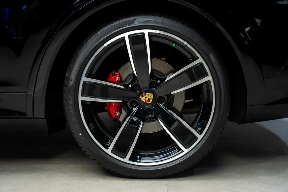 Porsche cayenne GTS Coupe GCC - Image 16