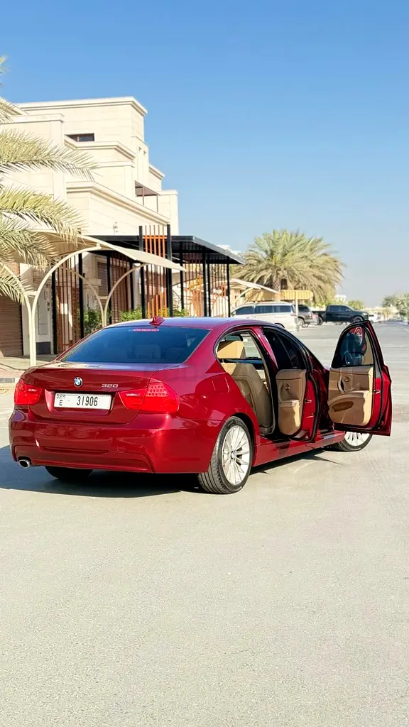 BMW 3-Series 320i 2012 - GCC Specs - Excellent Condition - Image 4