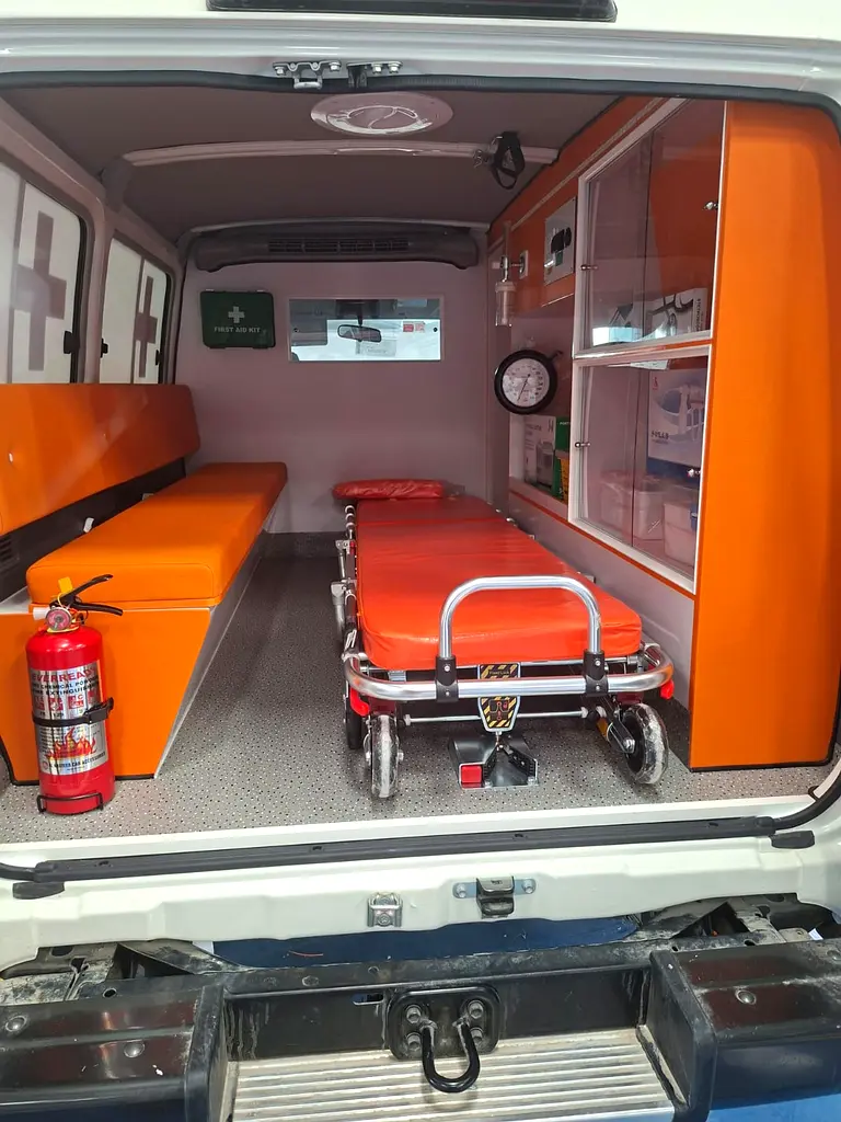 RHD Toyota LC 78 Series Hard Top 3 Door 4.2L 2025 Ambulance Export Only - Image 8
