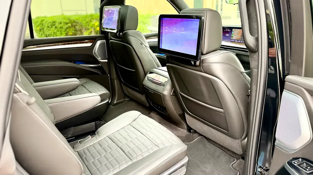 2025 Cadillac Escalade Sport Platinum | GCC Specs | Brand New - Image 11