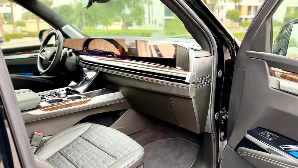2025 Cadillac Escalade Sport Platinum | GCC Specs | Brand New - Image 13