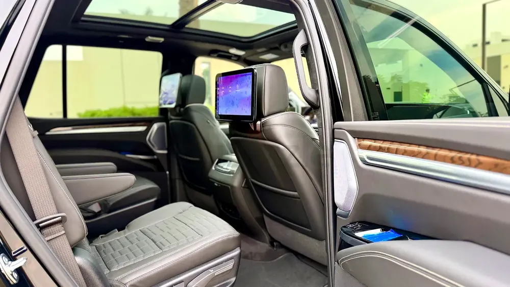 2025 Cadillac Escalade Sport Platinum | GCC Specs | Brand New - Image 14