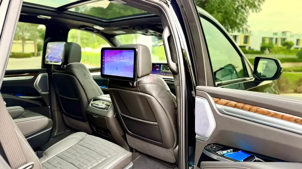 2025 Cadillac Escalade Sport Platinum | GCC Specs | Brand New - Image 15