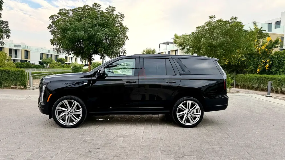 2025 Cadillac Escalade Sport Platinum | GCC Specs | Brand New - Image 5