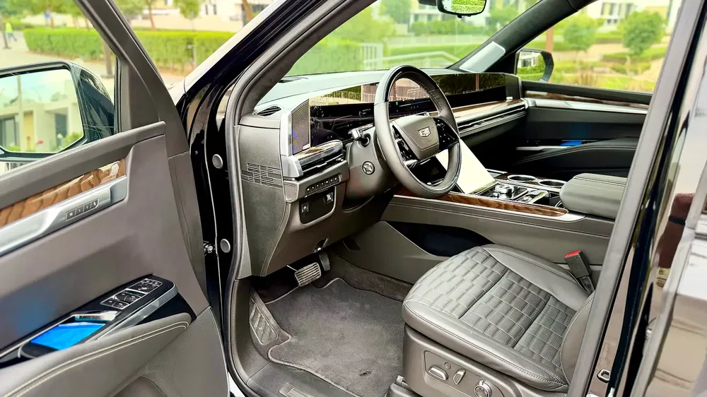 2025 Cadillac Escalade Sport Platinum | GCC Specs | Brand New - Image 8