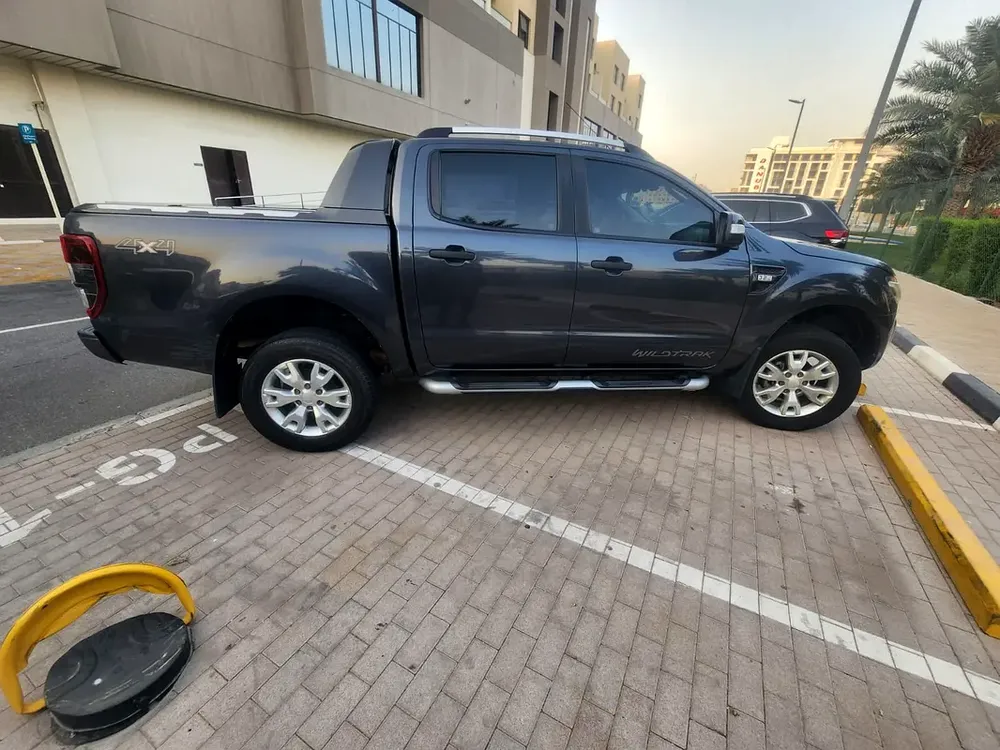 4X4 DIESEL 2015 Ford Ranger 3.2L || GCC Specs ||Well maintained single owner used - Image 4