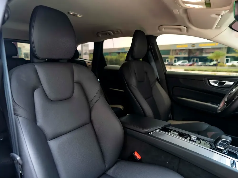 JANUARY FLASH-FREEZE | 2024 VOLVO XC60 B5 CORE | MILD-HYBRID LUXURY SUV | AGENCY WARRANTY - Image 11