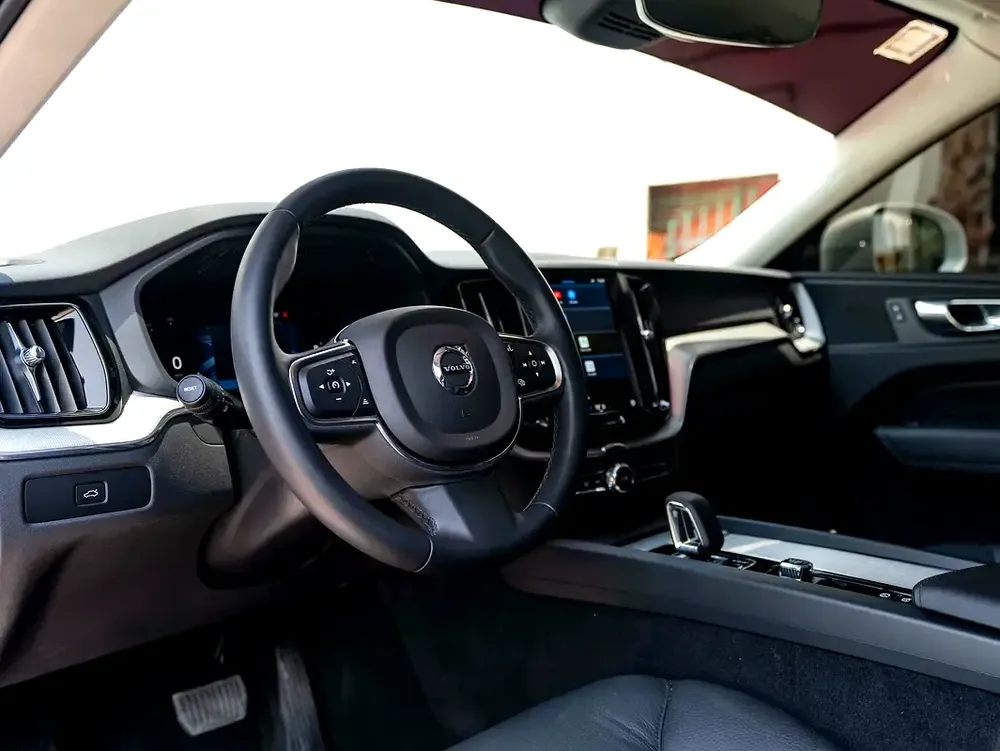 JANUARY FLASH-FREEZE | 2024 VOLVO XC60 B5 CORE | MILD-HYBRID LUXURY SUV | AGENCY WARRANTY - Image 15