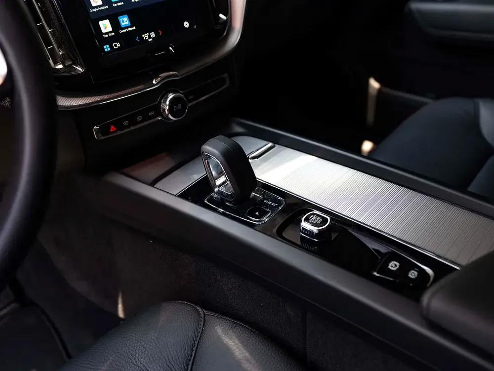 JANUARY FLASH-FREEZE | 2024 VOLVO XC60 B5 CORE | MILD-HYBRID LUXURY SUV | AGENCY WARRANTY - Image 16
