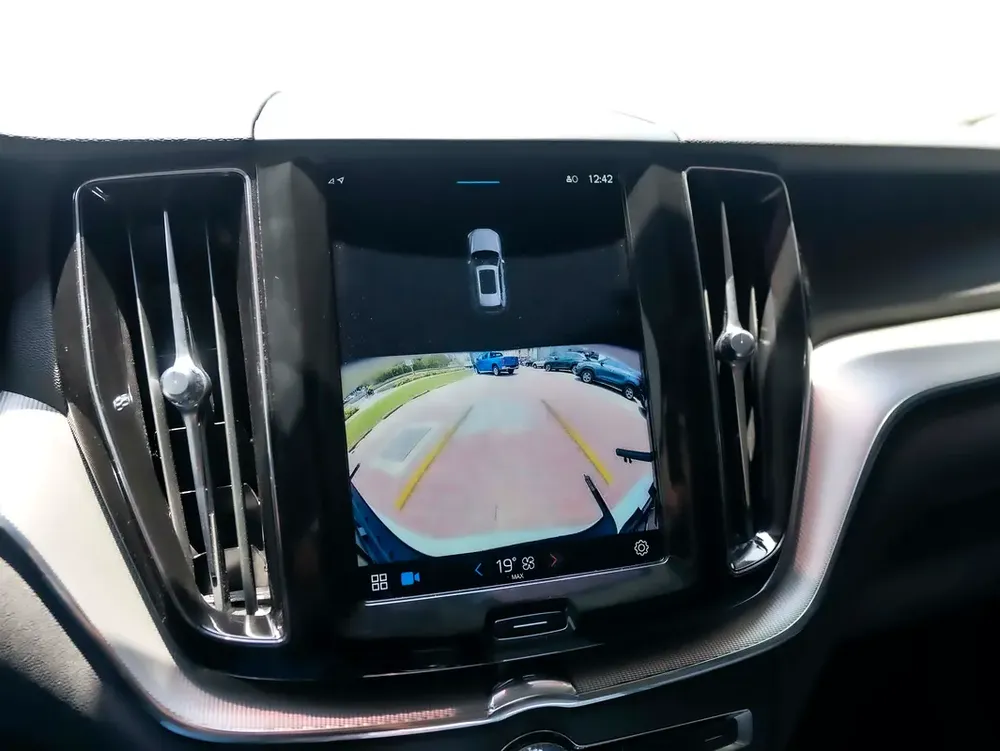 JANUARY FLASH-FREEZE | 2024 VOLVO XC60 B5 CORE | MILD-HYBRID LUXURY SUV | AGENCY WARRANTY - Image 18