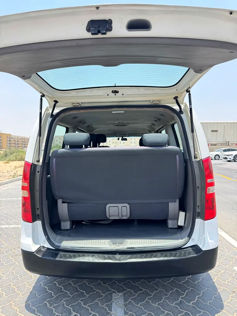 Hyundai H1 GL 2016 GCC Specs 12sets automatic transmission - Image 11