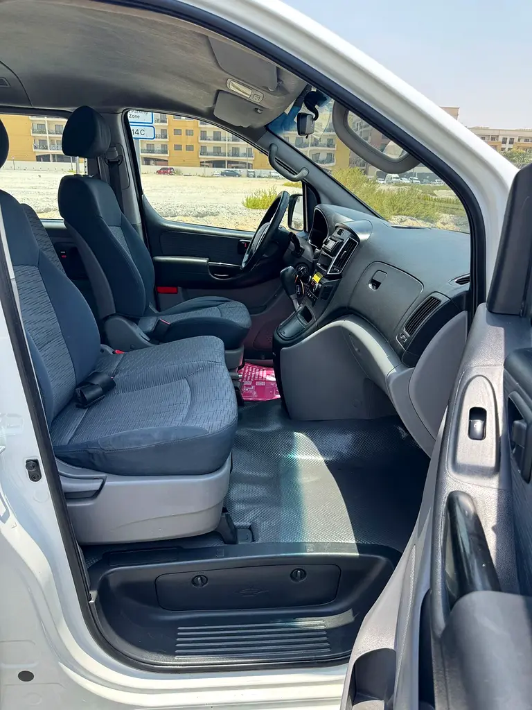 Hyundai H1 GL 2016 GCC Specs 12sets automatic transmission - Image 12