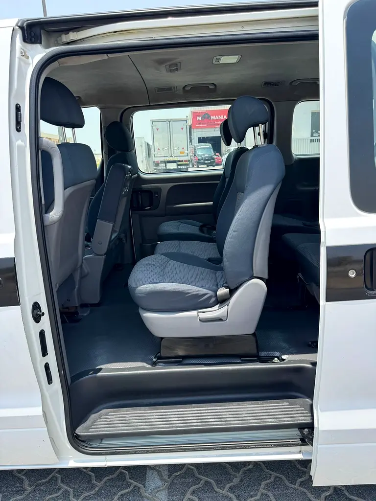 Hyundai H1 GL 2016 GCC Specs 12sets automatic transmission - Image 13