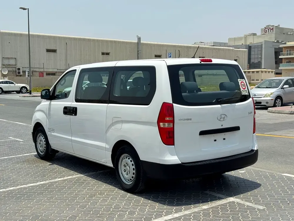 Hyundai H1 GL 2016 GCC Specs 12sets automatic transmission - Image 5