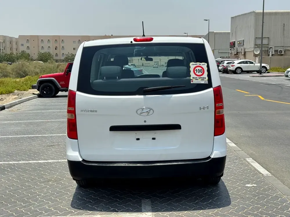 Hyundai H1 GL 2016 GCC Specs 12sets automatic transmission - Image 6