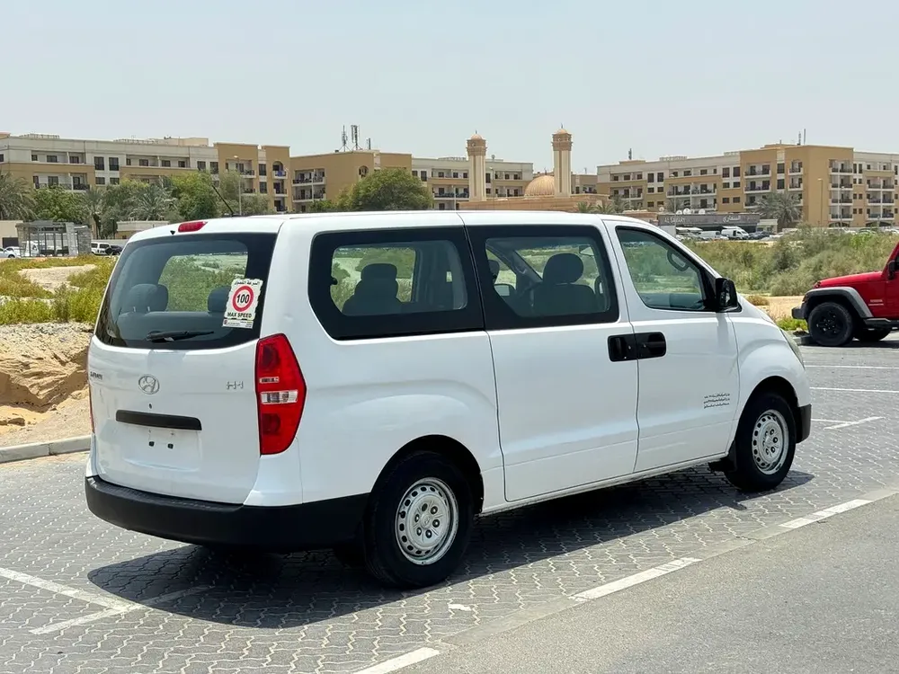 Hyundai H1 GL 2016 GCC Specs 12sets automatic transmission - Image 7