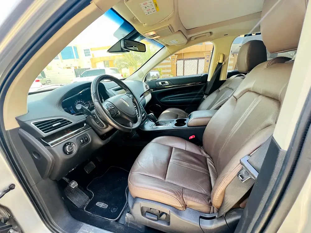 2015 Lincoln MKT top option GCc - Image 7