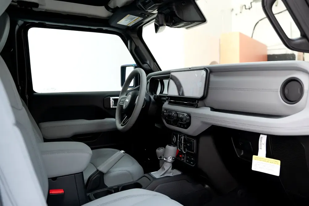 2024 Jeep Wrangler Rubicon 3.6L - 1 of 1 JEEP YOUR LIFE Edition - NEW - Dealer Warranty and Service - Image 18
