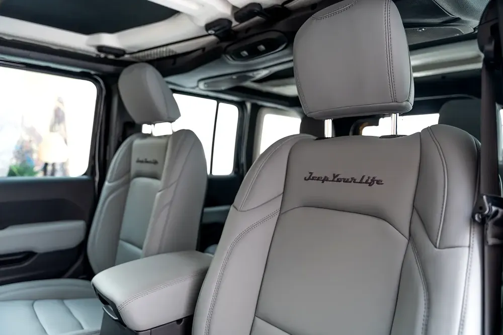 2024 Jeep Wrangler Rubicon 3.6L - 1 of 1 JEEP YOUR LIFE Edition - NEW - Dealer Warranty and Service - Image 19