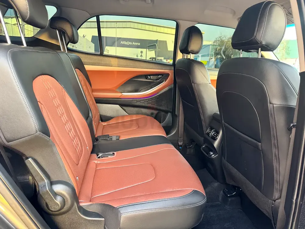 GRAND CRETA | 7 SEATER | 2.0 4 CYLINDER | FREE SERVICE | AGRNCY WARRANTY | ORIGINAL PAINT | 2 KEYS - Image 12